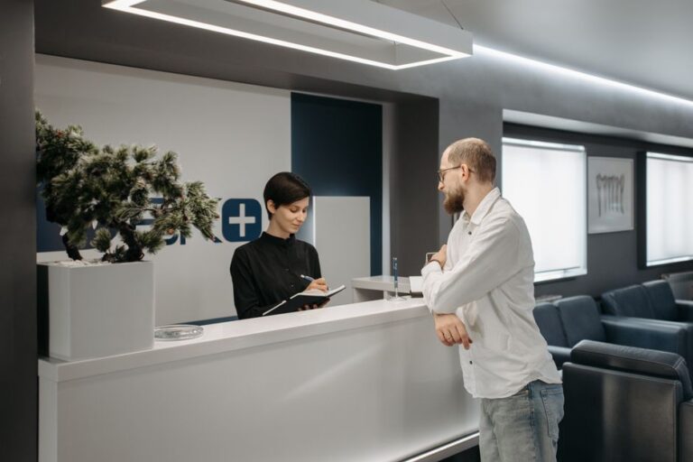 Cum te pregătești pentru o consultație oftalmologică — mic ghid