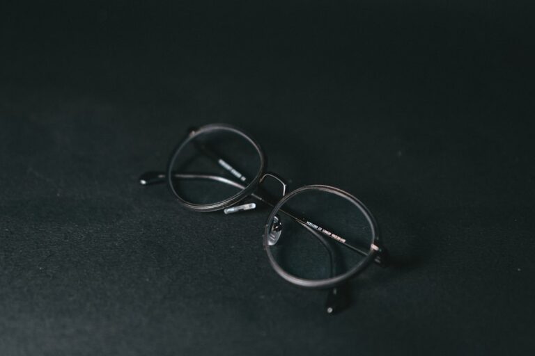 Diferența dintre miopie, hipermetropie și astigmatism, pe scurt
